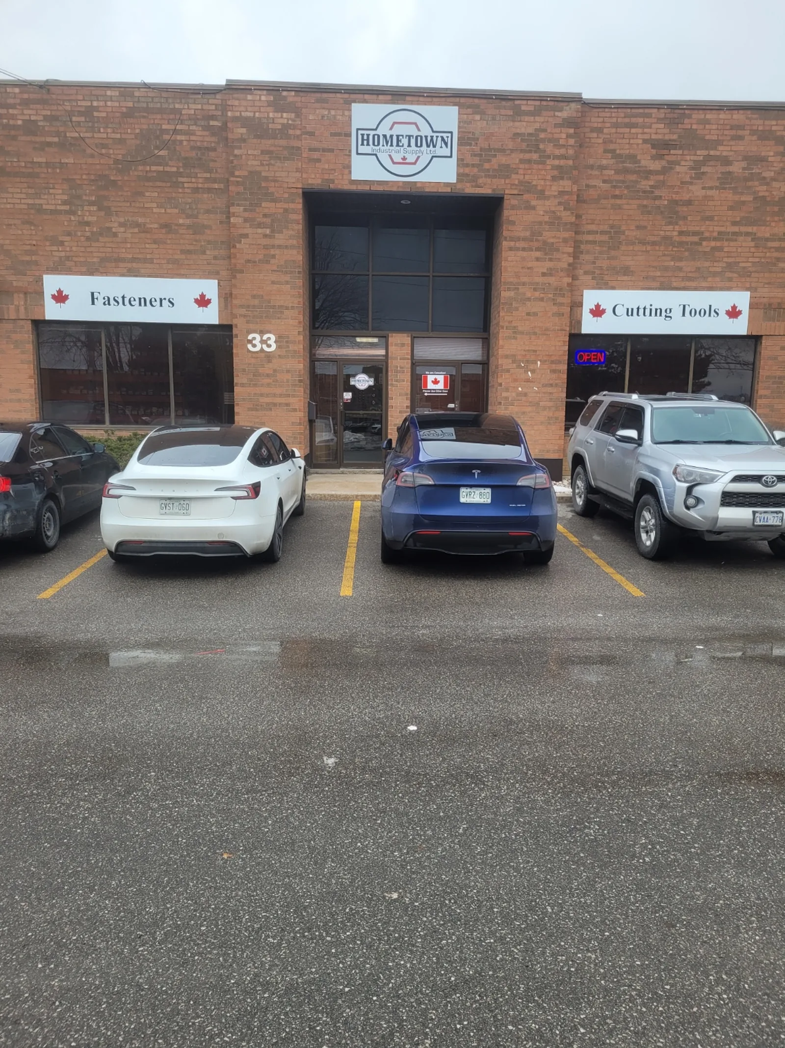 Show room photo 1